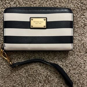 Michael Kors wristlet
